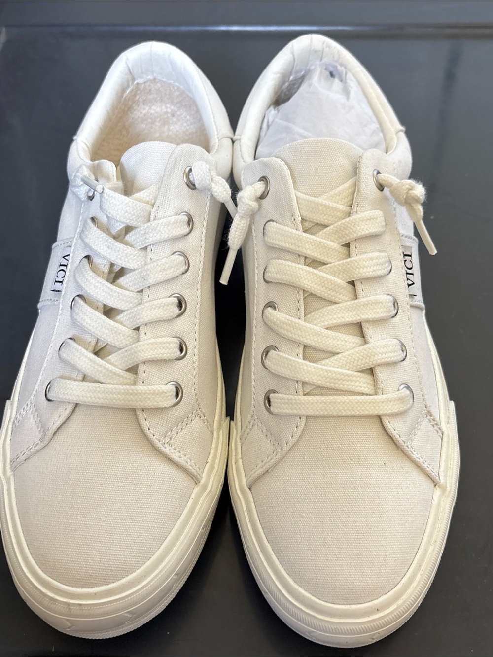 Vince Cream Canvas Low-Top Sneakers